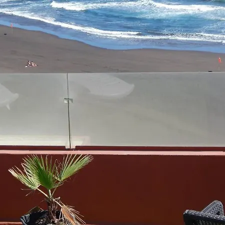 Apartment Cosy Flat For 2 Directly At The Beach Melenara